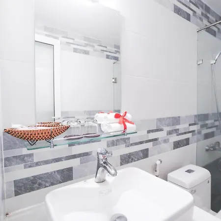 Kiss Hotel Tan Binh Ho Chi Minh City Exterior photo